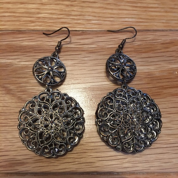 FREE WITH PURCHASE Jewelry Bundle - Picture 6 of 6